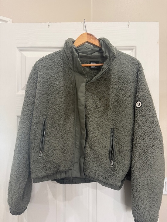 Vuori Jackets & Blazers - Vuori Olive Green Sherpa Jacket